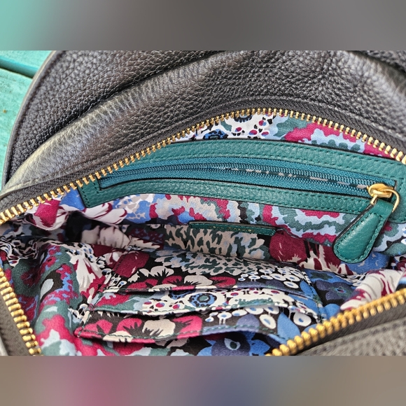 Vera Bradley Leather Green Bag - Picture 9 of 14